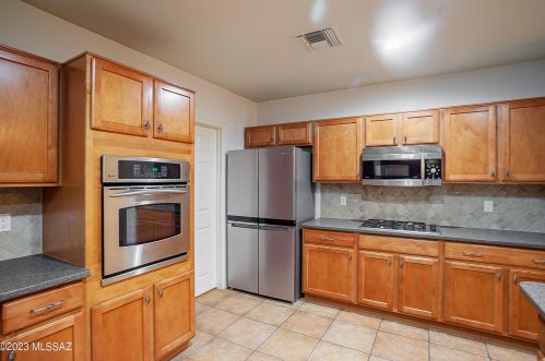 8154 Painted Feather Dr, Tucson AZ  85743-7418 exterior