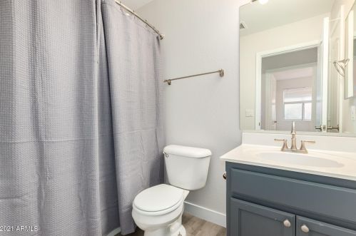 2220 Escuda Rd, Phoenix AZ 85050-3516 exterior