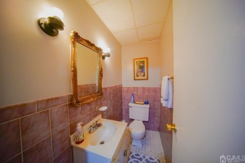 7 Stima Ave, Carteret NJ 07008-1214 exterior