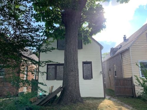 8412 Peoria St, Chicago, IL 60620-3209