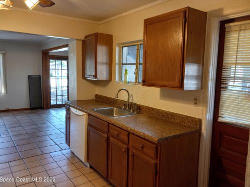 510 Tropical Trl, Merritt Island FL 32953-6016 exterior