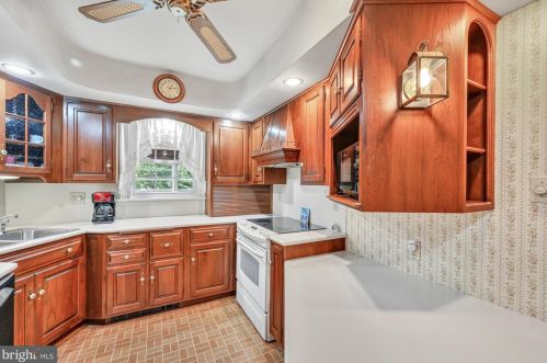 1666 Clearview Ave, Lancaster PA 17601-4308 exterior