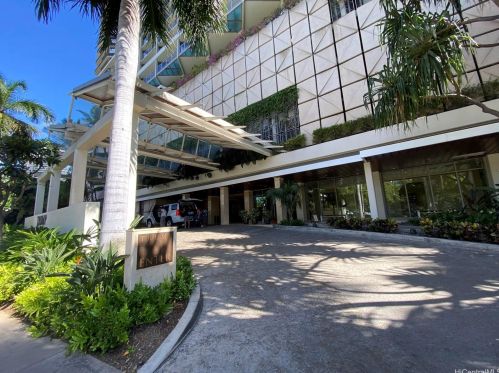 223 Saratoga Rd, Honolulu HI  96815-1942 exterior