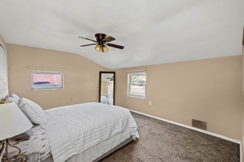 1492 Prospect Rd, Pittsburgh PA 15227-3733 exterior