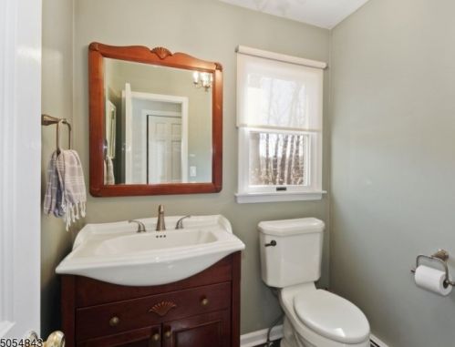 9 Fox Chase Rd, Parsippany NJ 07834-3001 exterior