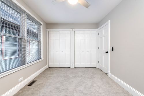 4721 Woodlawn, Chicago IL 60615-1920 exterior