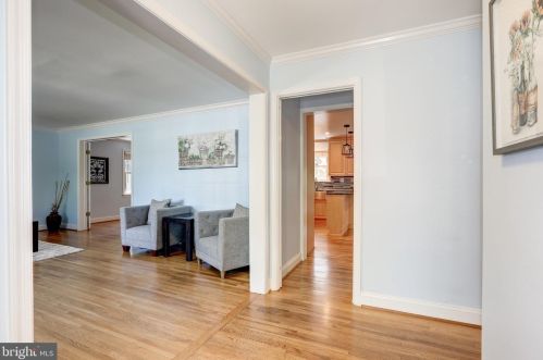 2998 Glenora Ln, Rockville MD 20850-3055 exterior