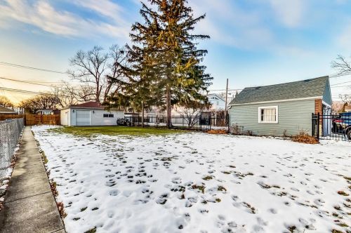 1704 Nordica Ave, Chicago IL 60707-4320 exterior