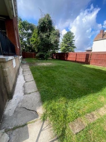 6415 Dean St, Pittsburgh PA 15206-1840 exterior