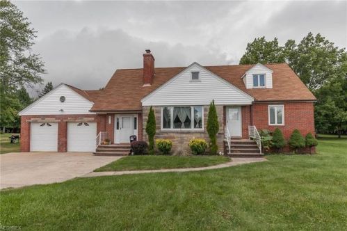 4310 Pleasant Valley Rd, Cleveland OH  44131-5276 exterior