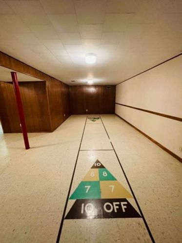 937 91, Milwaukee WI 53225-2726 exterior