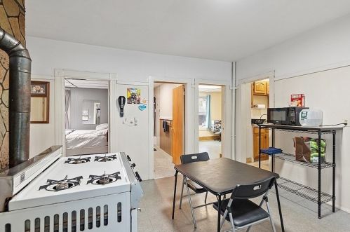 9 Elizabeth St, Worcester MA 01605-2949 exterior