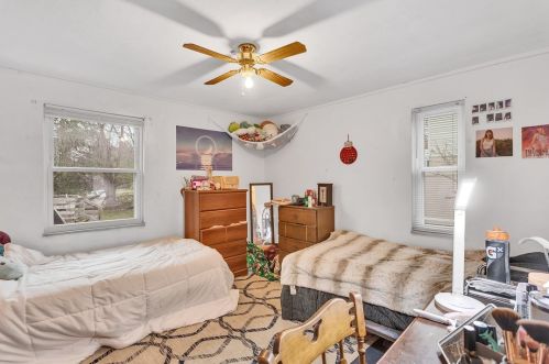 550 Dixie Dr, Pittsburgh PA 15235-4528 exterior