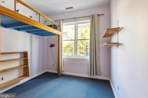 730 Bainbridge St, Philadelphia PA 19146-1807 exterior