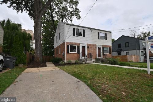 5720 Fenwick Dr, Alexandria VA  22303-1526 exterior