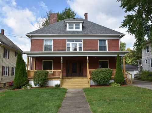 956 Grove St, Meadville, PA 16335-2940