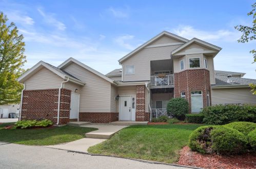 3525 Toldt Cir, Milwaukee, WI 53221-5761