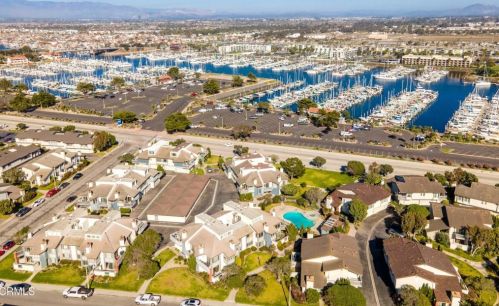 3604 Sunset Ln, Oxnard CA 93035-4130 exterior