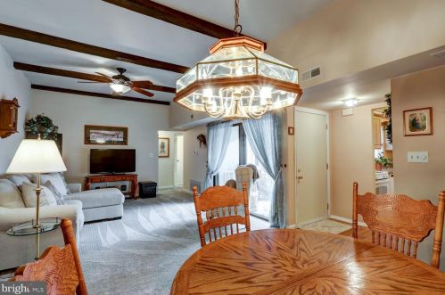 407 Valleybrook Dr, Lancaster PA 17601-4612 exterior