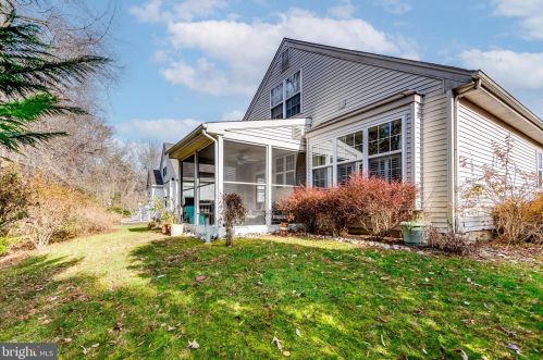 89 Warwick Way, Southampton NJ  08088-1122 exterior