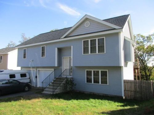 84 Bowker St, Worcester, MA 01604-2147