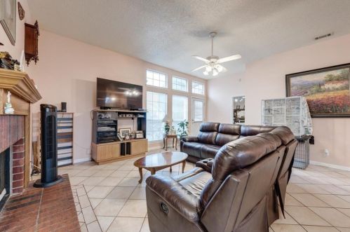 5905 Fox Dr, Frisco TX 75056-4472 exterior