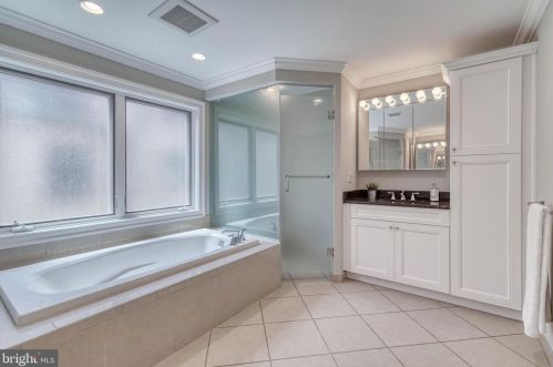 2518 Delancey St, Philadelphia PA 19103-6409 exterior