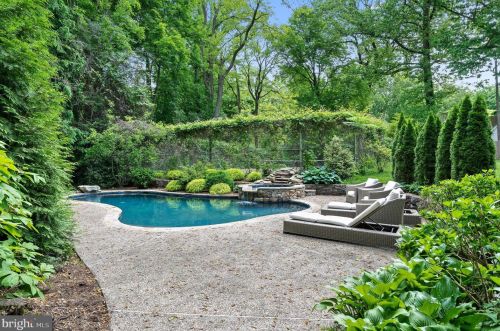 205 Glenn Rd, Ardmore PA 19003-2512 exterior