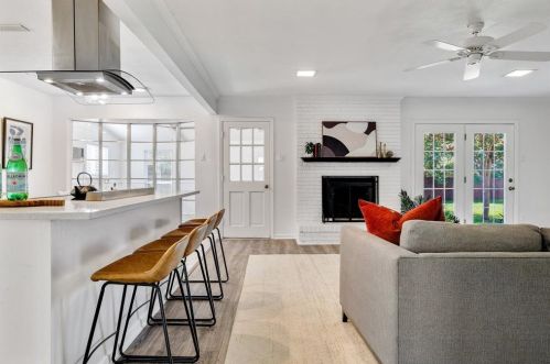 10137 Fieldfare Ct, Dallas TX 75229-6220 exterior