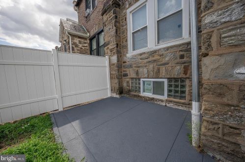 5248 9th St, Philadelphia, PA 19141-4006