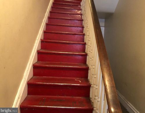 23 Walnut St, Lancaster PA 17602-2451 exterior