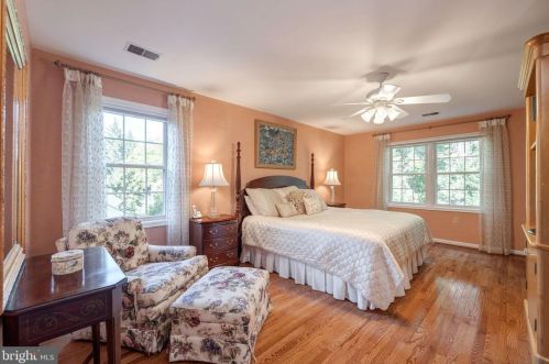 1621 Linway Park Dr, Mc Lean VA 22101-4149 exterior