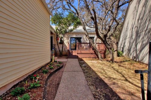 6904 Dogwood Holw, Austin, TX 78750-8213