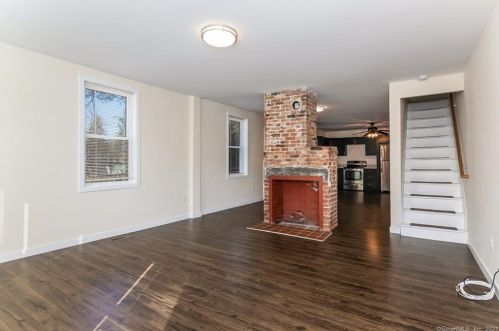 53 Main St, Deep River CT 06417-1804 exterior