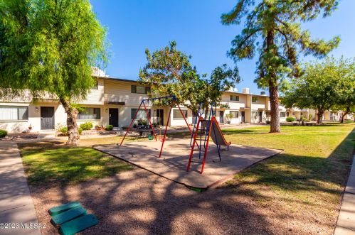 1336 Avenida Polar, Tucson AZ 85710-5260 exterior