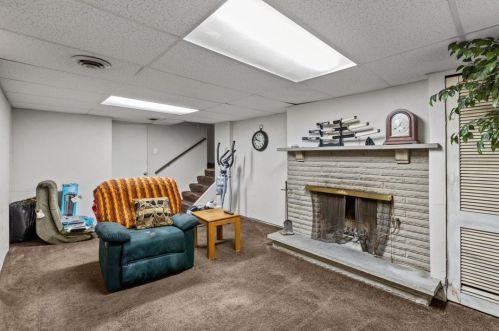 6739 Madison Ave, Pittsburgh PA 15122-2737 exterior