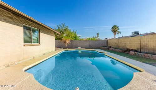 18822 13th Ave, Phoenix AZ 85027-5504 exterior