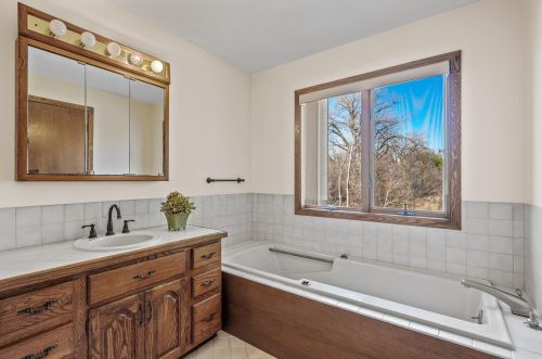 415 Brk Ave, Saint Paul MN 55109-2014 exterior