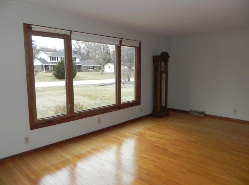 4845 82nd St, Milwaukee WI  53220-4217 exterior