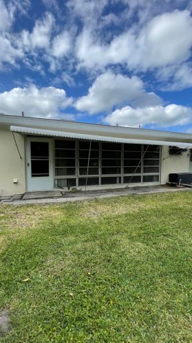908 Savannas Pt, Fort Pierce FL 34982-6785 exterior