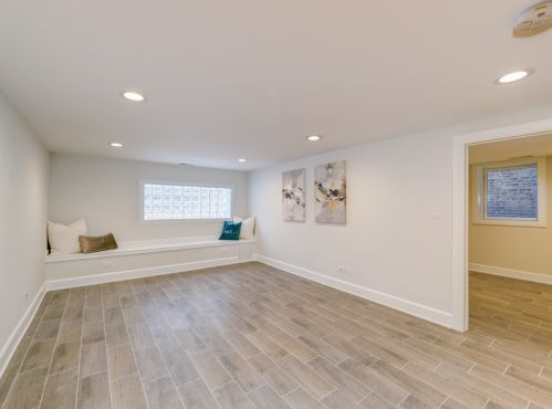 7933 Cressett Dr, Chicago IL 60707-1346 exterior