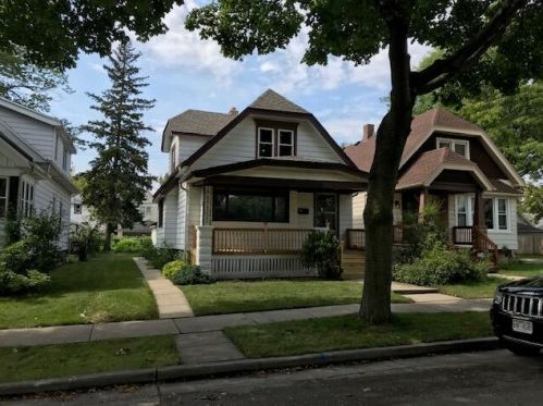 1607 56th St, Milwaukee WI  53214-5256 exterior