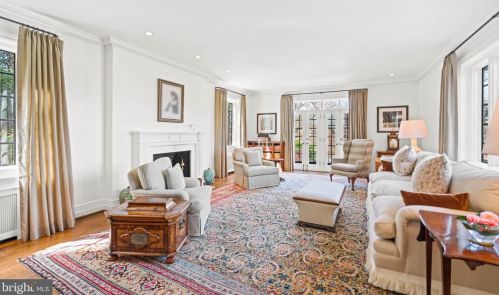 2446 Kalorama Rd, Washington DC 20008-1625 exterior