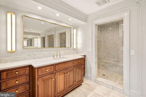 9000 Congressional Pkwy, Rockville MD  20854-4610 exterior