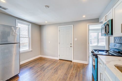 1713 Troy St, Chicago IL 60655-2027 exterior