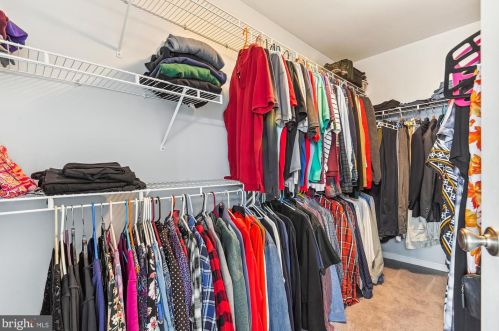 803 Catoctin Cir, Leesburg VA 20176-4951 exterior