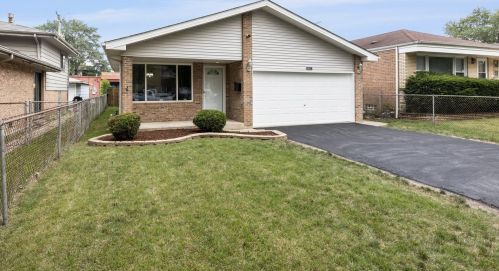 14031 Hoxie Ave, Chicago, IL 60633-2122