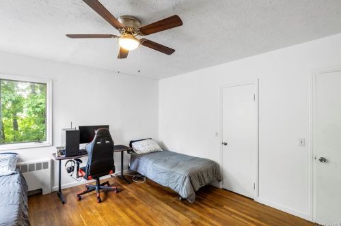 7 Empire Dr, Patterson NY 12563-2122 exterior