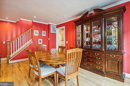 2417 Davis Ave, Alexandria VA  22302-3209 exterior