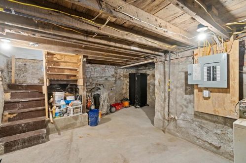 76 Newark St, Providence RI 02908-5316 exterior